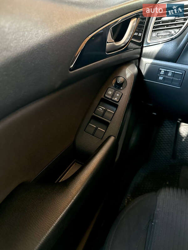 Хэтчбек Mazda 3 2015 в Полтаве