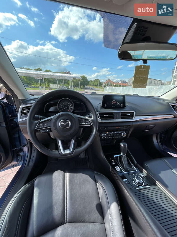 Седан Mazda 3 2017 в Рівному