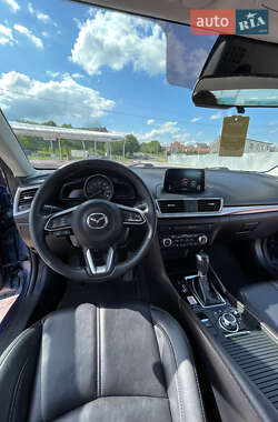 Седан Mazda 3 2017 в 