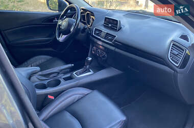 Седан Mazda 3 2013 в 