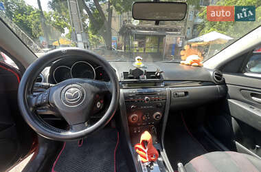 Седан Mazda 3 2004 в 