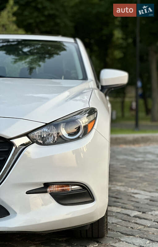 Седан Mazda 3 2018 в Києві