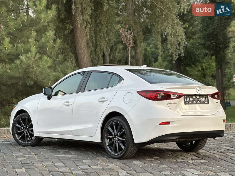 Седан Mazda 3 2018 в Києві