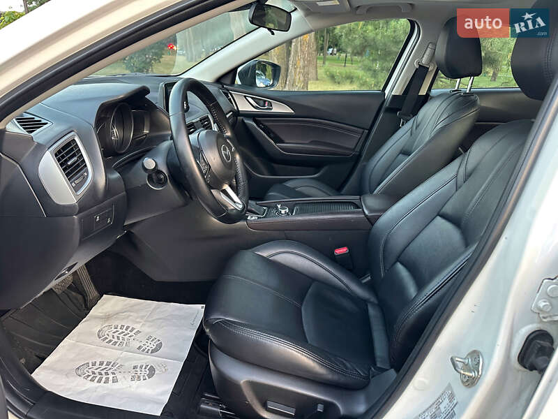 Седан Mazda 3 2018 в Києві