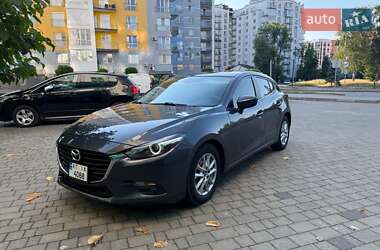 Хэтчбек Mazda 3 2015 в 