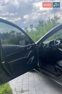 Хэтчбек Mazda 3 2015 в Виннице