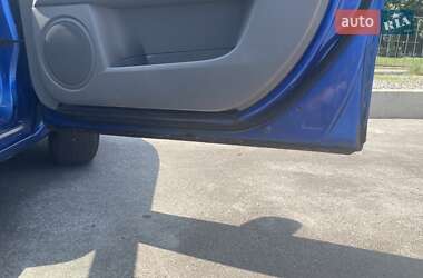 Седан Mazda 3 2004 в 