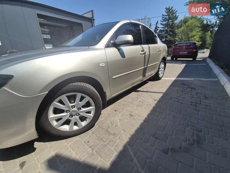 Седан Mazda 3 2006 в 