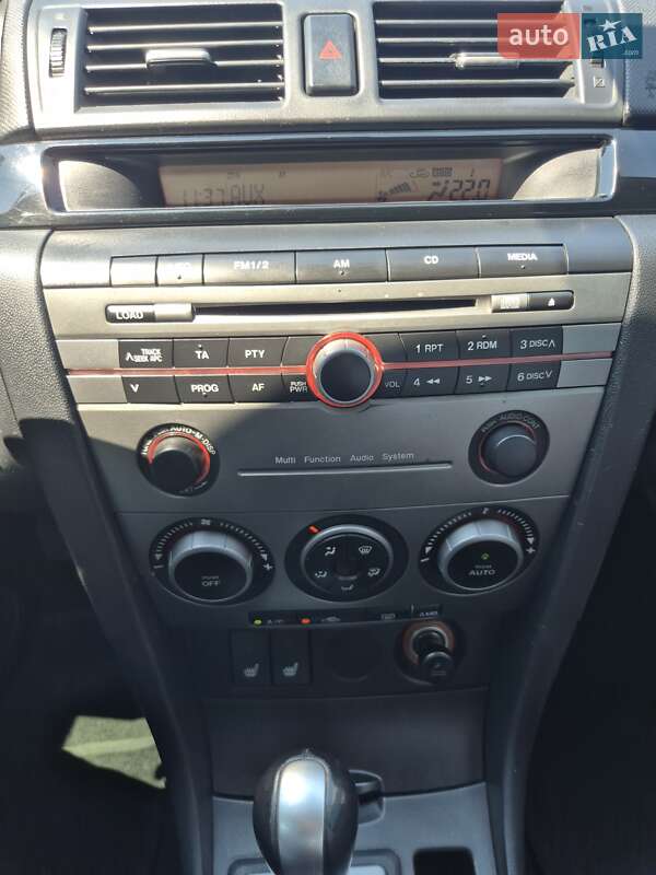 Седан Mazda 3 2006 в Днепре