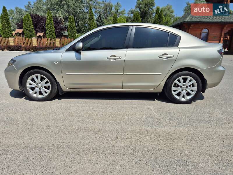Седан Mazda 3 2006 в Днепре