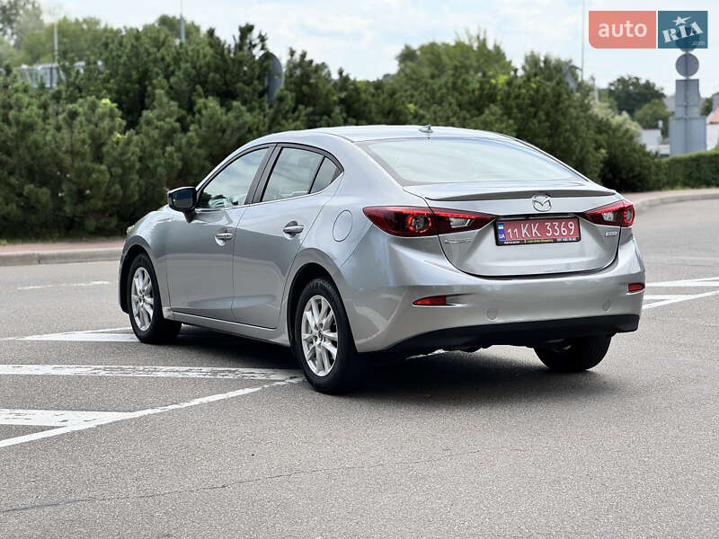 Седан Mazda 3 2014 в Киеве