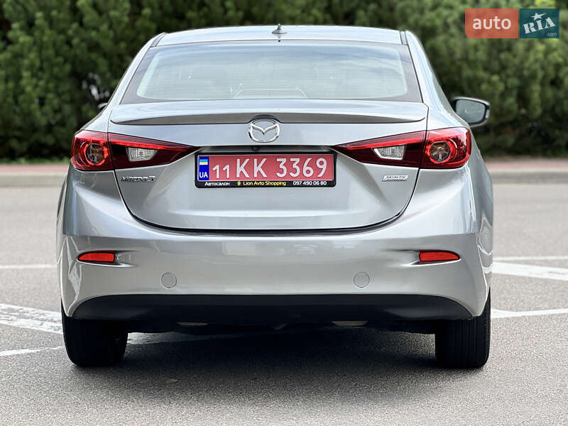 Седан Mazda 3 2014 в Киеве