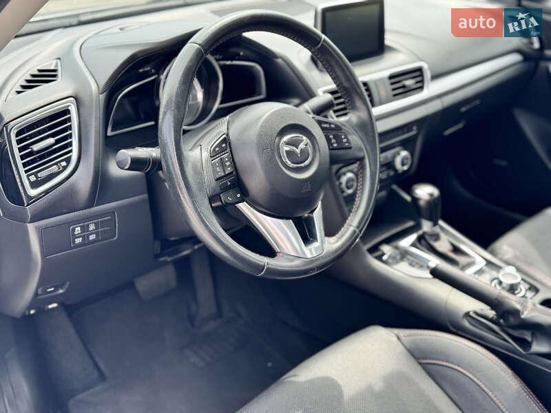Седан Mazda 3 2014 в Киеве