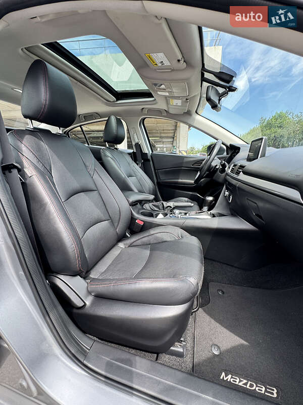 Седан Mazda 3 2014 в Киеве