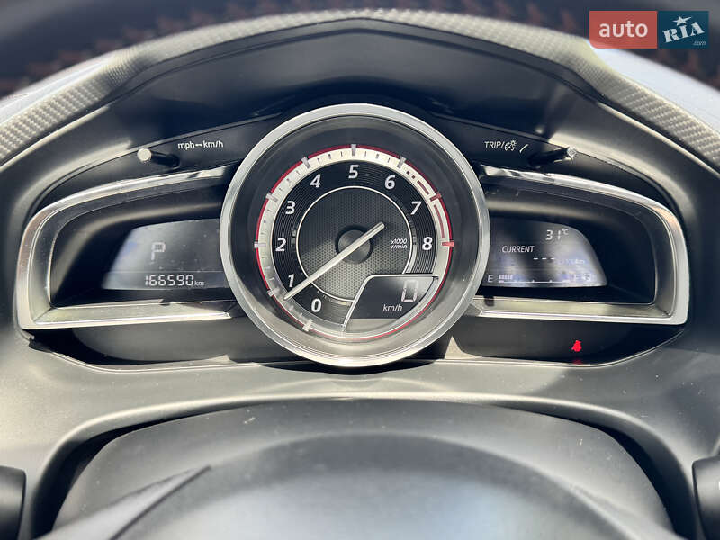 Седан Mazda 3 2014 в Киеве