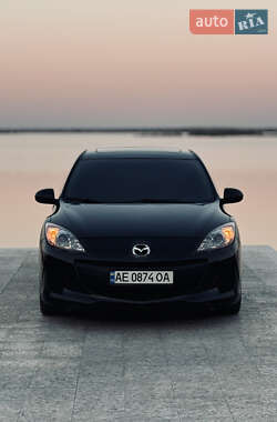 Седан Mazda 3 2012 в Днепре