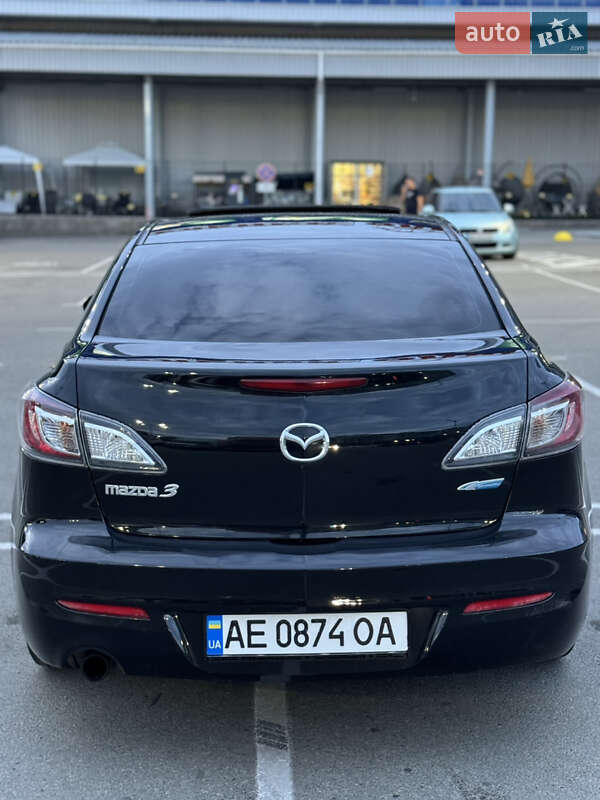 Седан Mazda 3 2012 в Дніпрі