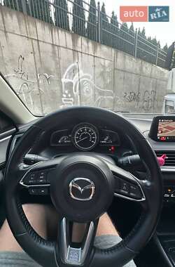 Седан Mazda 3 2018 в Киеве