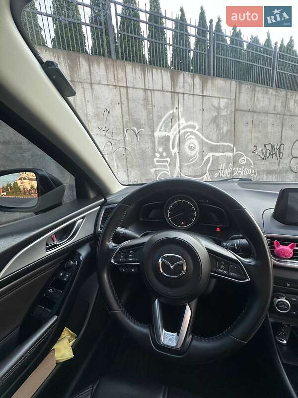 Седан Mazda 3 2018 в Киеве