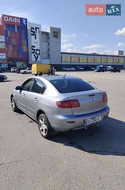 Седан Mazda 3 2004 в 
