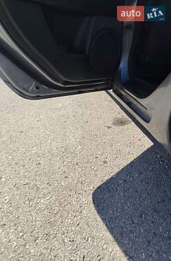 Седан Mazda 3 2004 в 
