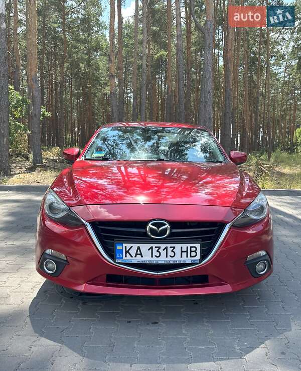 Седан Mazda 3 2015 в Киеве