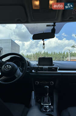 Седан Mazda 3 2015 в 