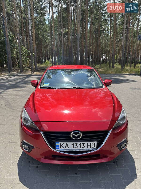 Седан Mazda 3 2015 в Киеве