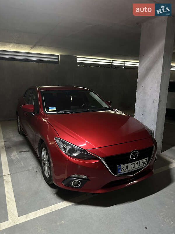 Седан Mazda 3 2015 в Киеве