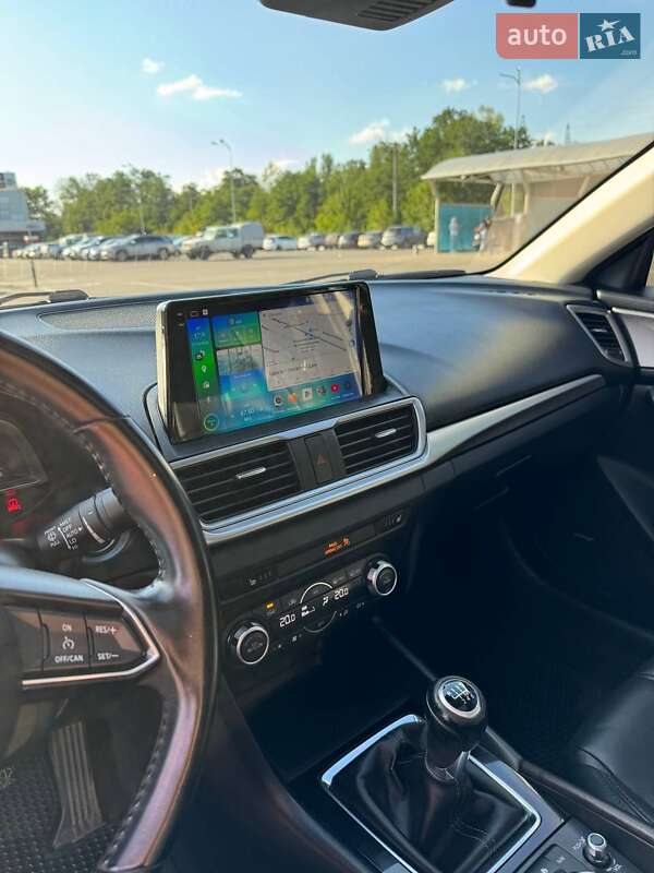 Седан Mazda 3 2017 в Харькове