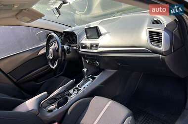 Седан Mazda 3 2017 в 