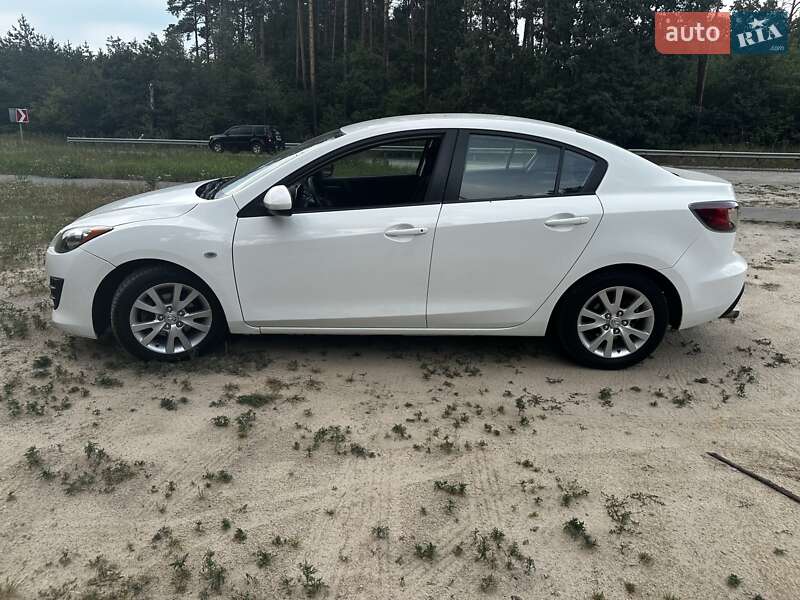Седан Mazda 3 2010 в Киеве