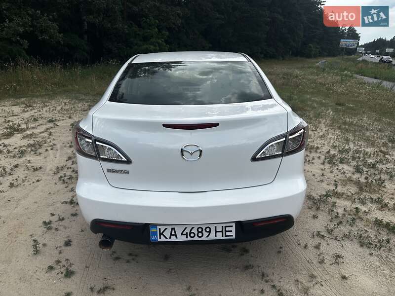 Седан Mazda 3 2010 в Киеве