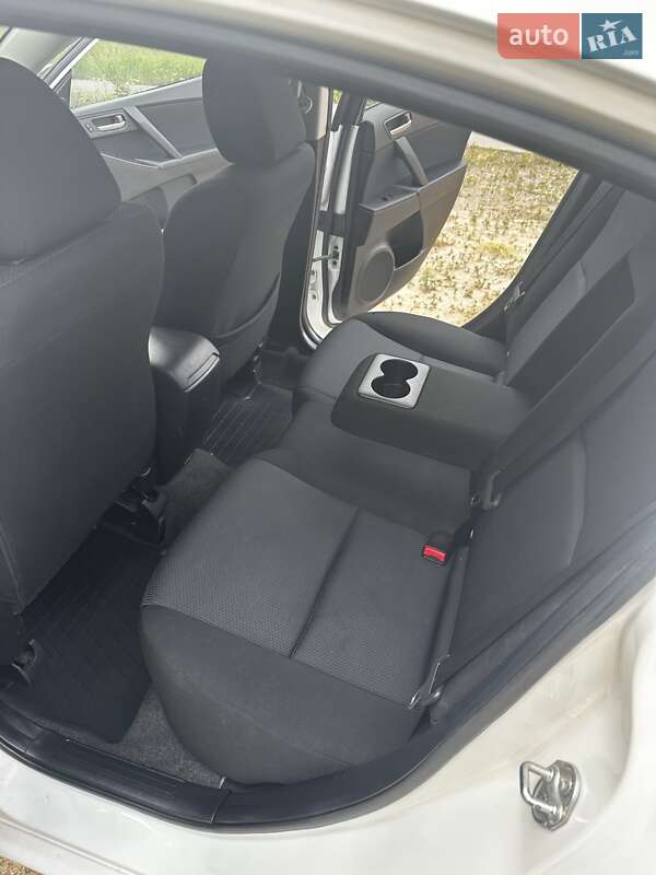 Седан Mazda 3 2010 в Киеве