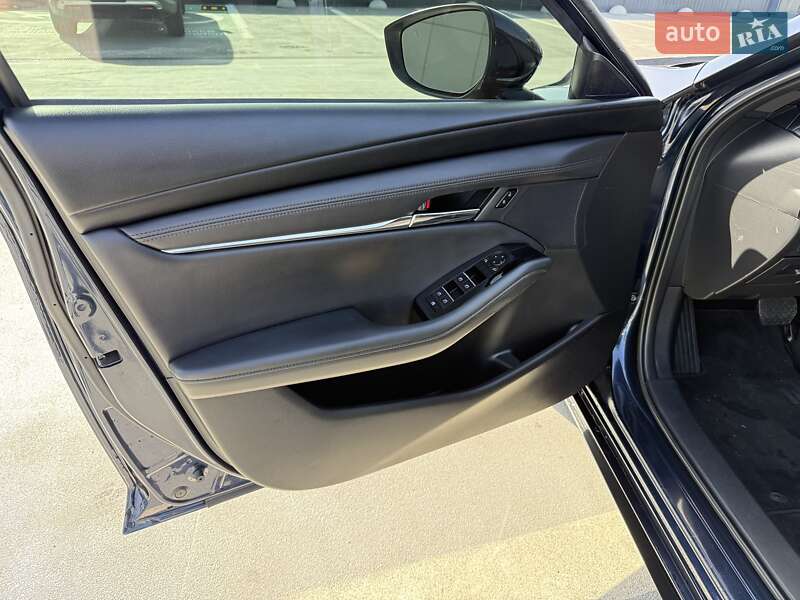 Хэтчбек Mazda 3 2019 в Киеве