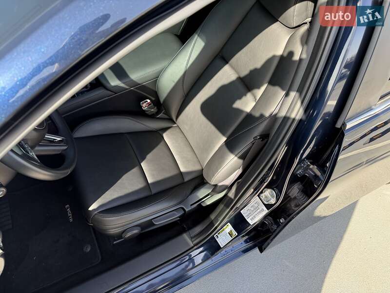 Хэтчбек Mazda 3 2019 в Киеве