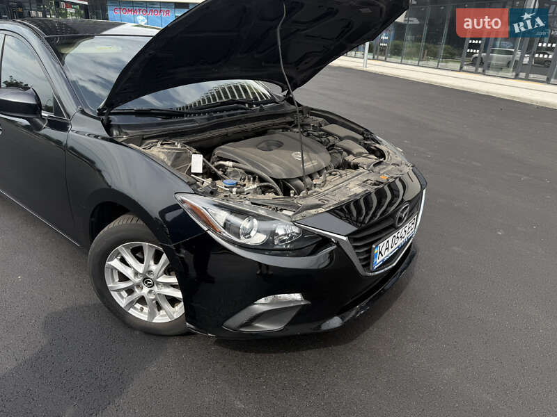 Седан Mazda 3 2015 в Киеве