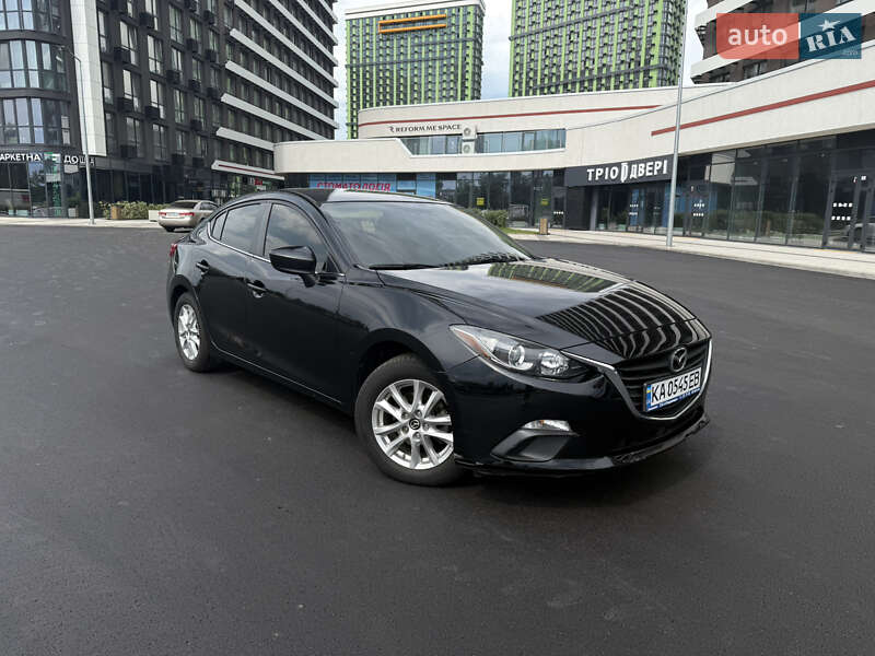 Седан Mazda 3 2015 в Киеве