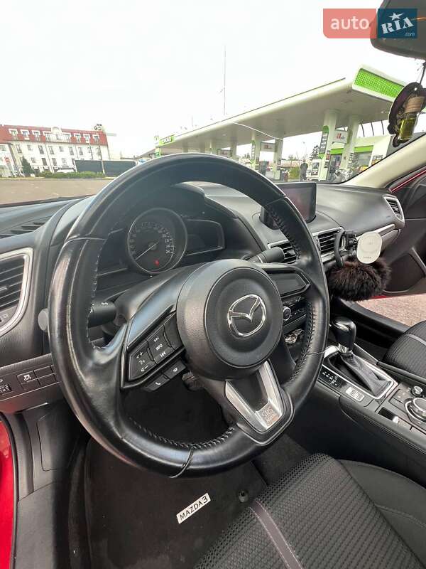 Седан Mazda 3 2018 в Киеве