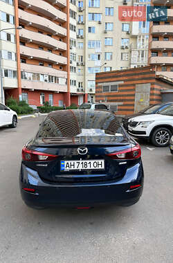 Седан Mazda 3 2016 в 