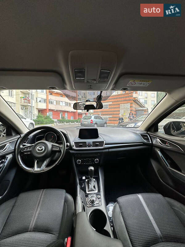 Седан Mazda 3 2016 в Киеве