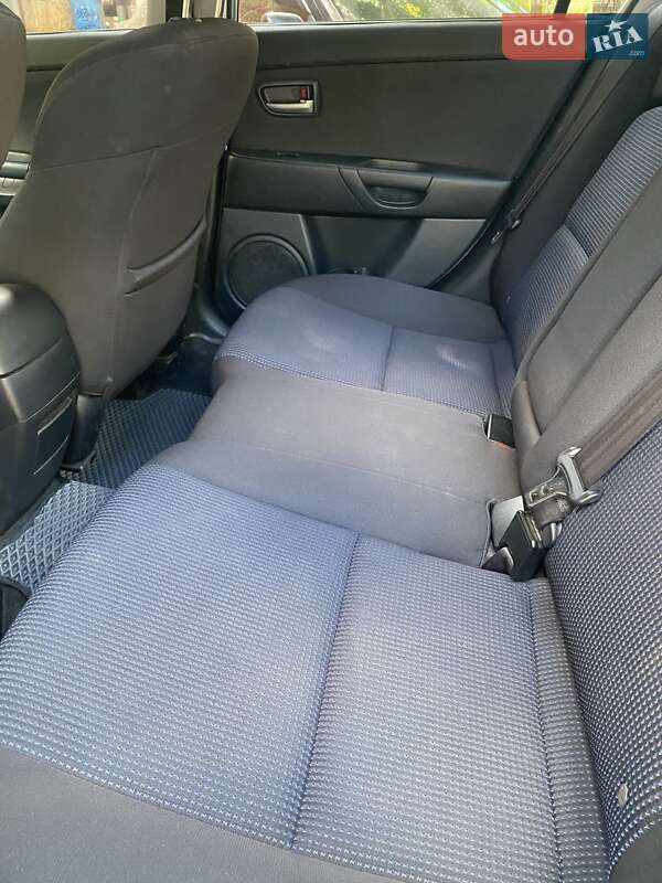 Седан Mazda 3 2004 в Одессе