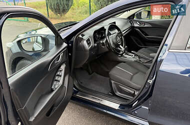 Седан Mazda 3 2017 в 