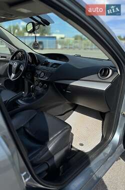 Седан Mazda 3 2011 в 