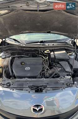Седан Mazda 3 2011 в 