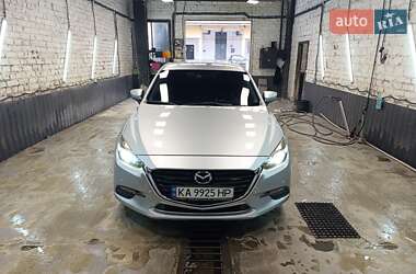 Седан Mazda 3 2016 в Киеве