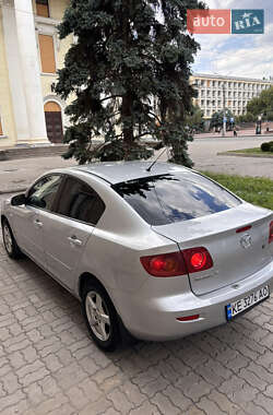 Седан Mazda 3 2004 в 