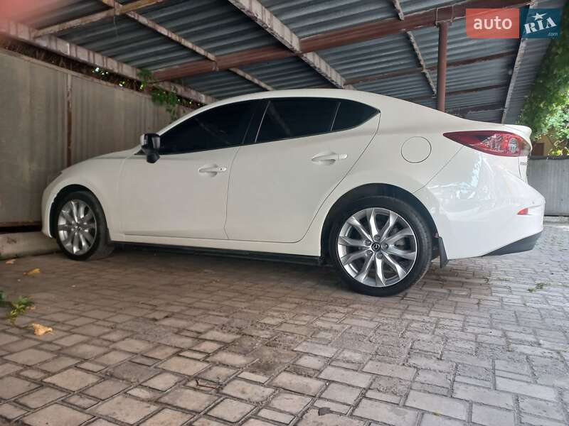 Седан Mazda 3 2016 в Днепре