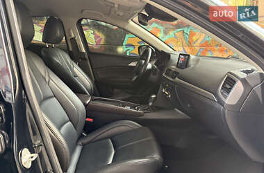 Седан Mazda 3 2018 в 