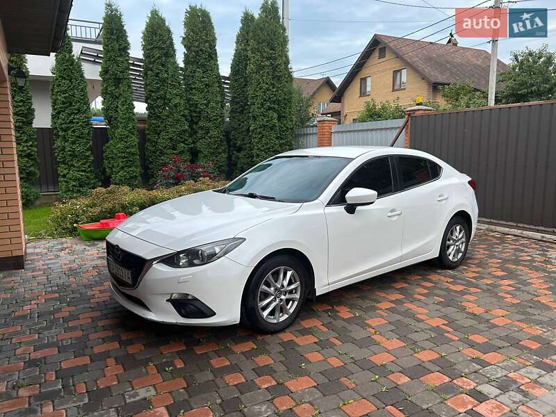 Седан Mazda 3 2015 в Киеве